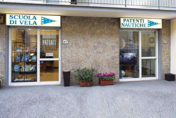 La sede della Scuola Nautica CB Saling in Via San Gervasio a Firenze La sede della Scuola Nautica CB Saling in Via San Gervasio a Firenze